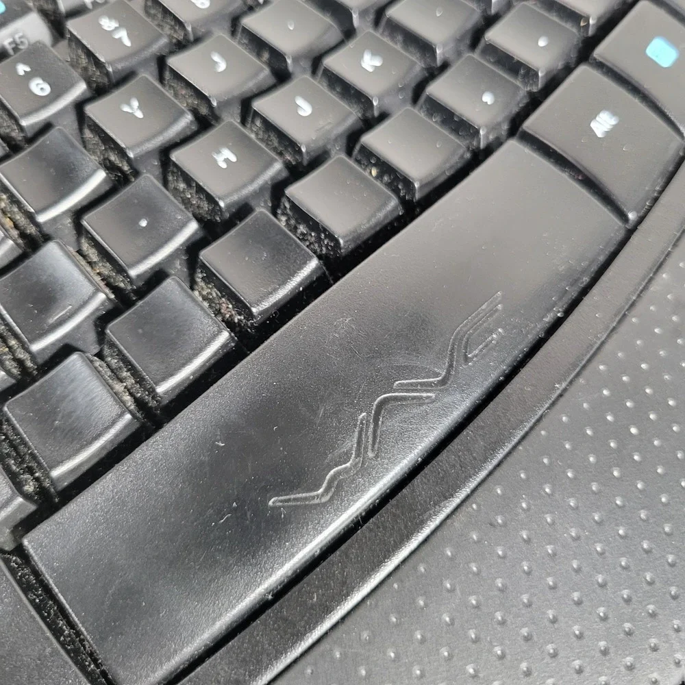 Logitech K350 920-001996 Comfort Wave Wireless Keyboard Black TESTED NO RECIEVER